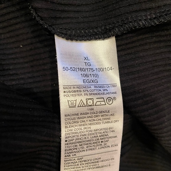 GAP Black Ribbed Top - Picture 8 of 10